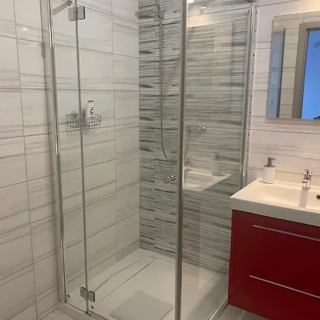 1 Tyskie Apartamenty Z Prywatnym Ogrodkiem * تخه