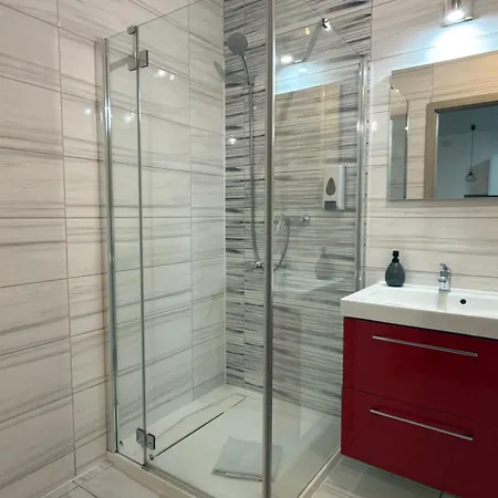 1 Tyskie Apartamenty Z Prywatnym Ogrodkiem